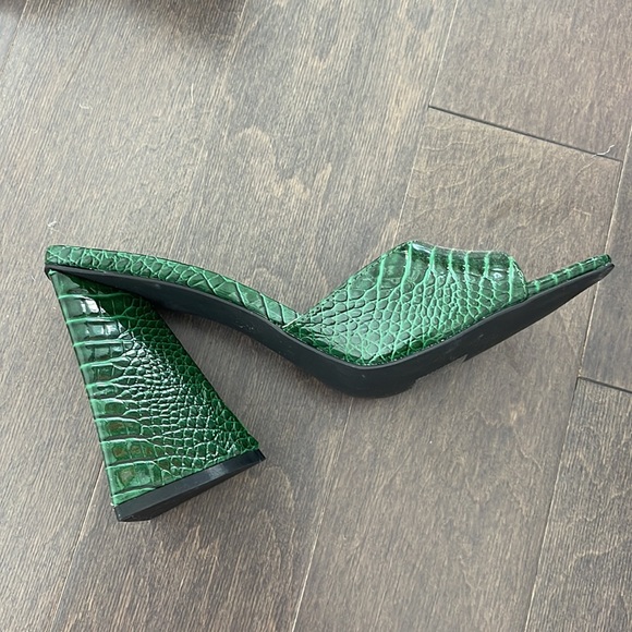 GEOMETRIC HEEL - Picture 3 of 3
